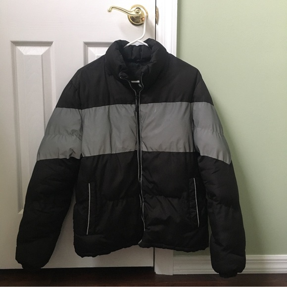 Black puffer jacket - Picture 2 of 5